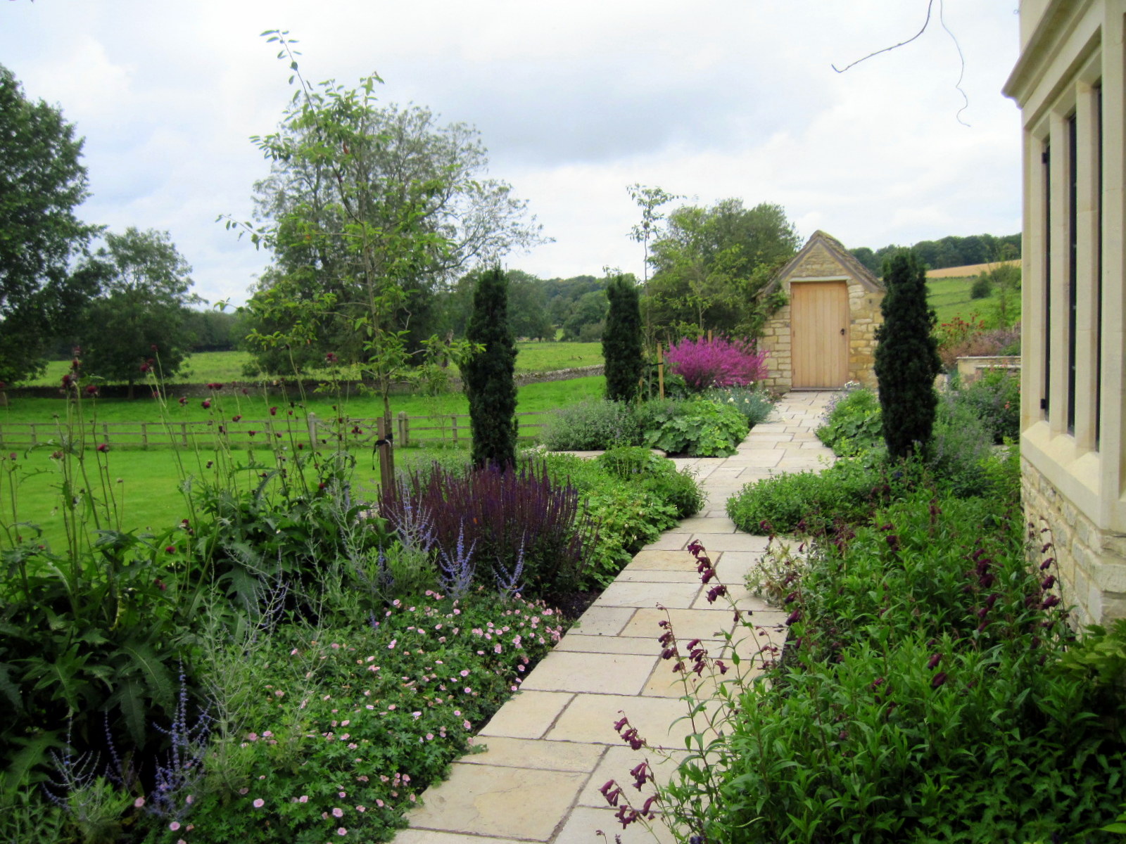 A new Cotswold garden